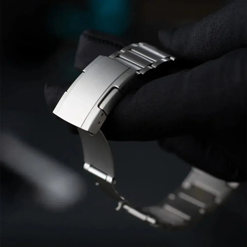 Men Titanium Band for Apple Watch Ultra 2 49mm 46mm 42mm 45 44 40 41 38mm Metal Luxury Strap for iwatch 10 9 8 7 6 5 se Bracelet Pinnacle Luxuries